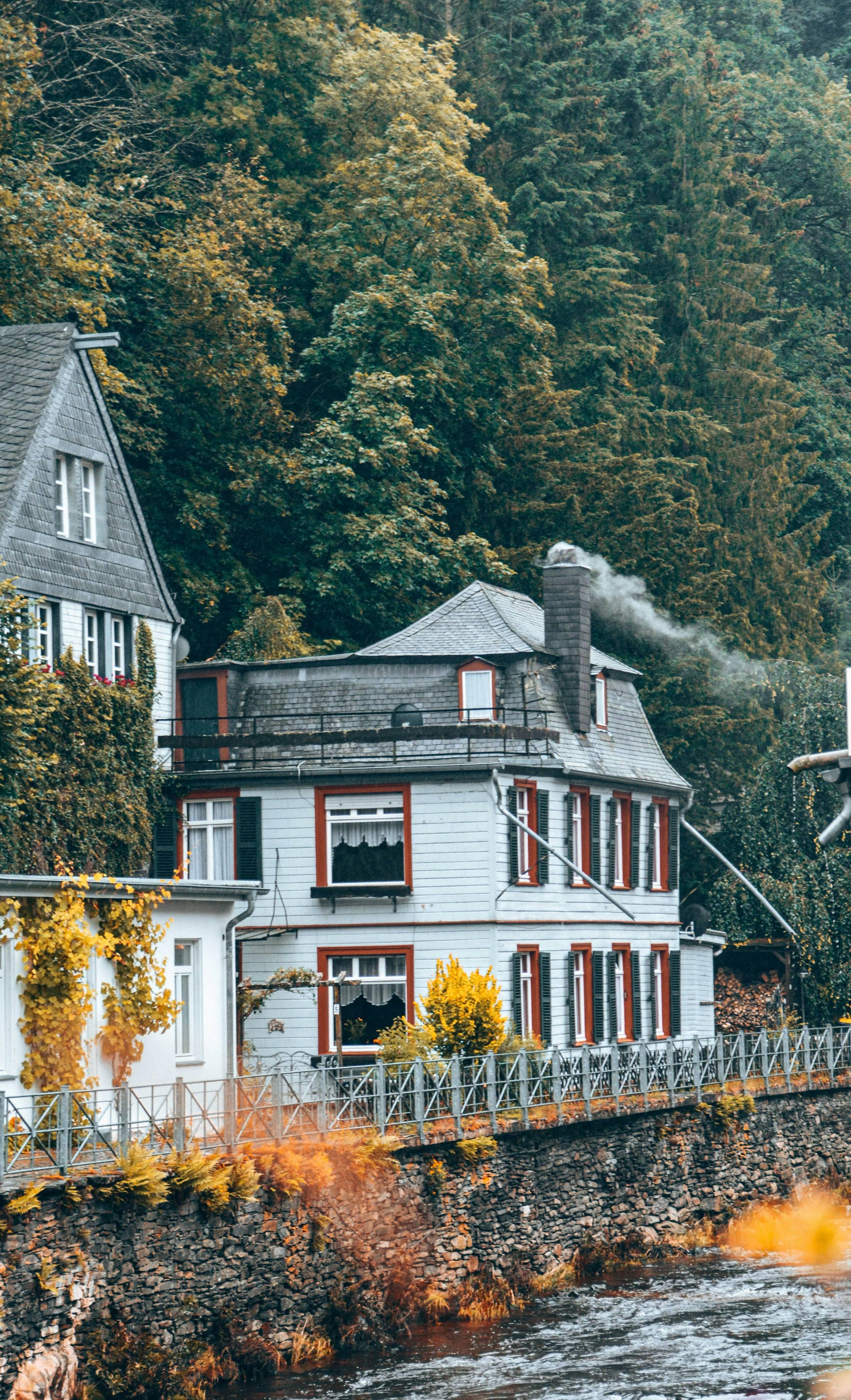 Villa mit Schieferfassade